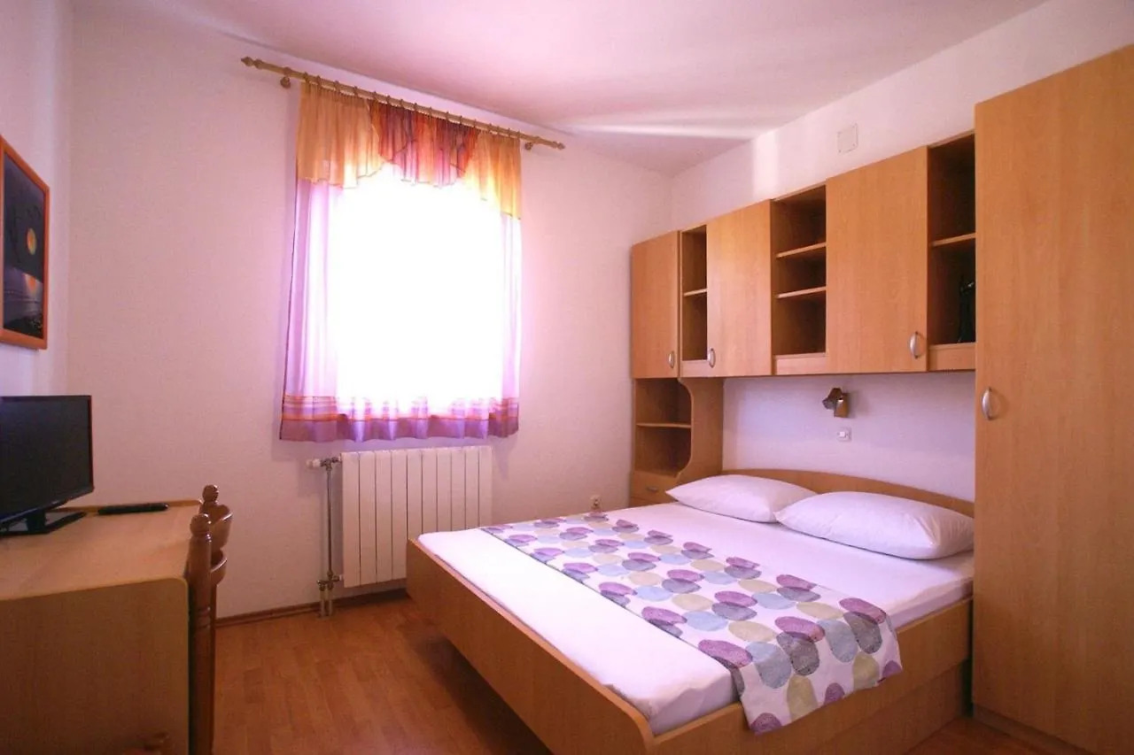 Apartment Andrina Vantacici